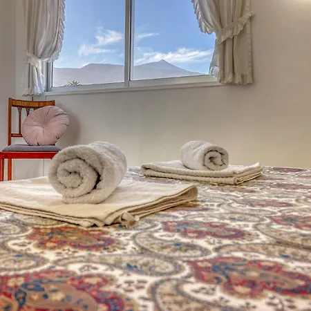 Апартаменты Spacious Penthouse With King-size Bed, Huge Terrace, Ocean & Teide View Пуэрто-де-ла-Крус